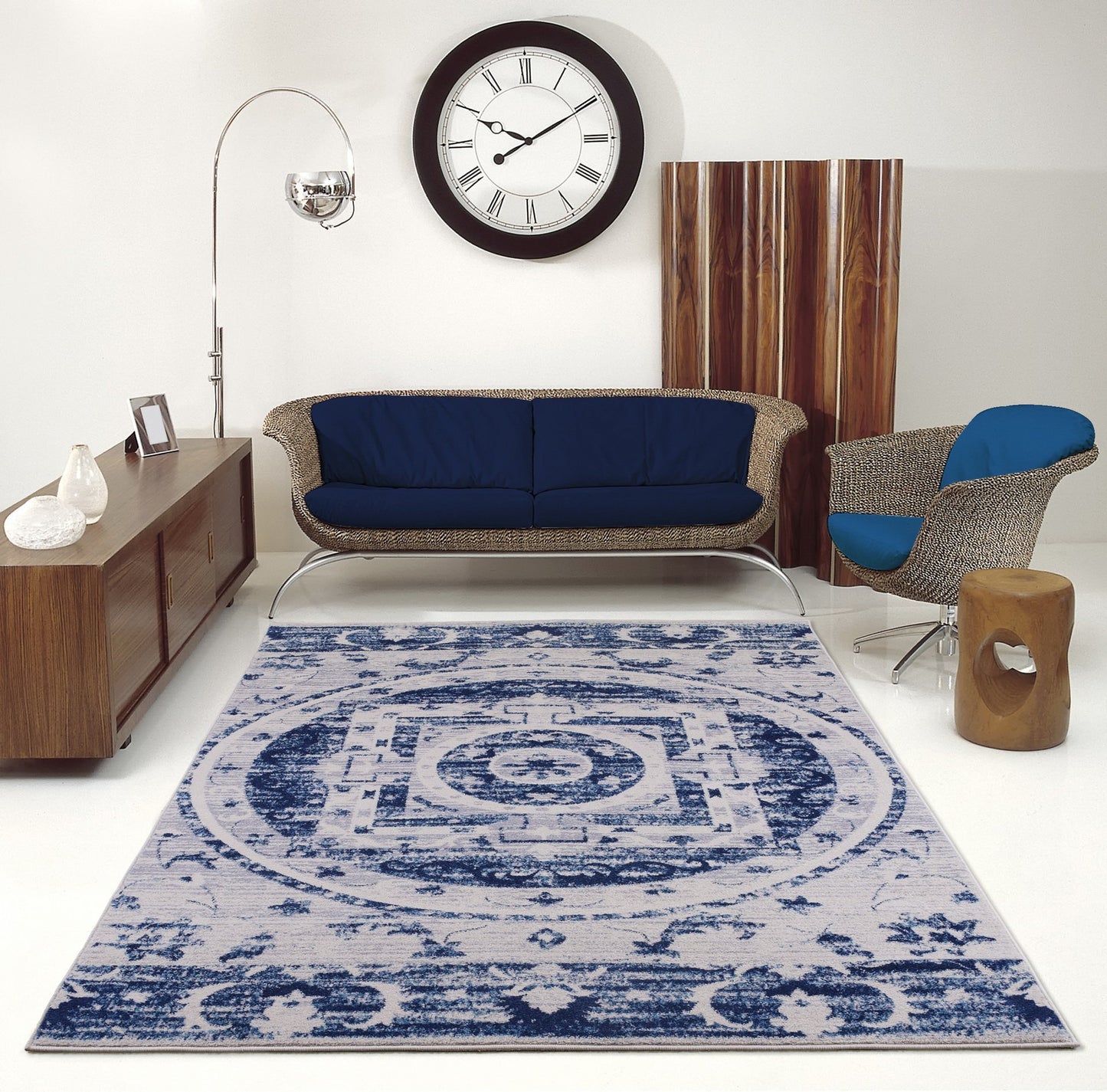 Kahina Traditional Botanical Style Sustainable Innovative Mat Carpet in Blue