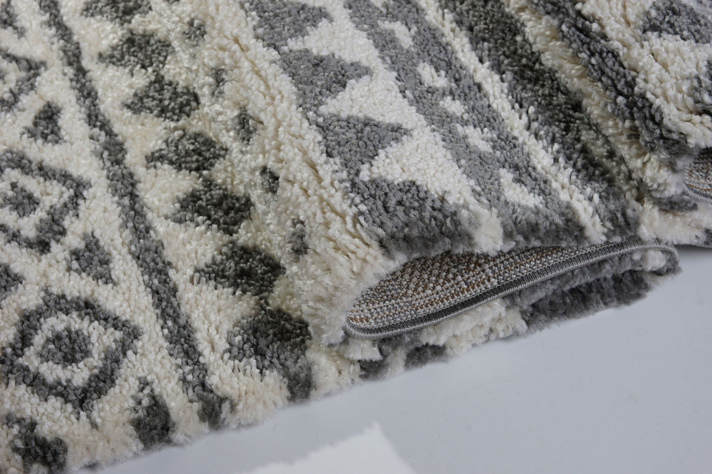 Damask Trellis Gray Ivory Shaggy Area Rug -