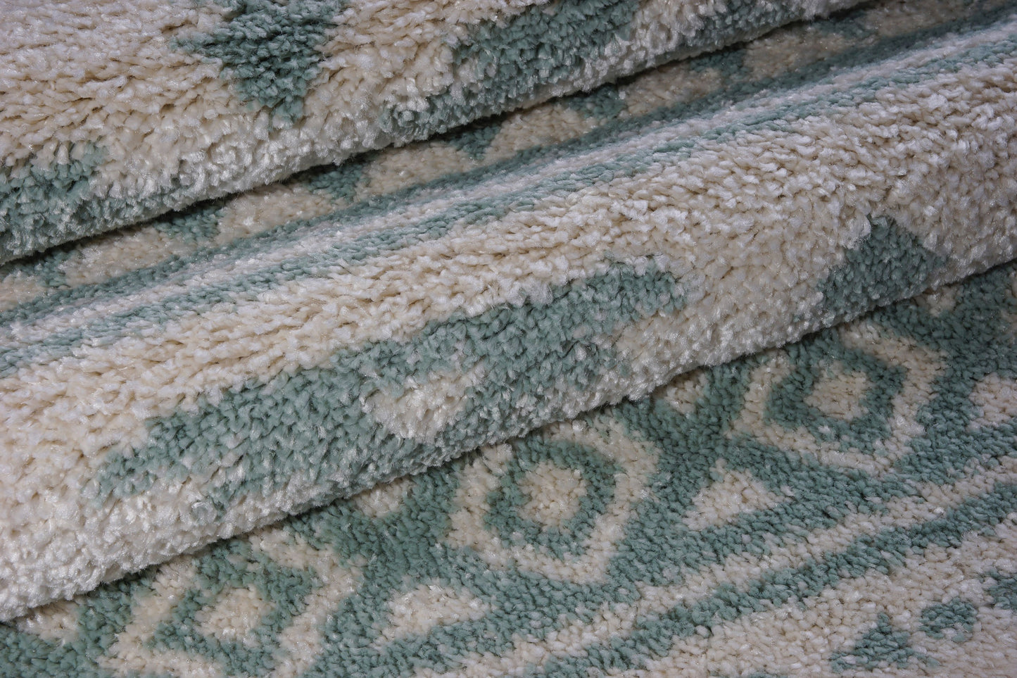 Damask Trellis Ivory Aqua Green Shaggy Area Rug -