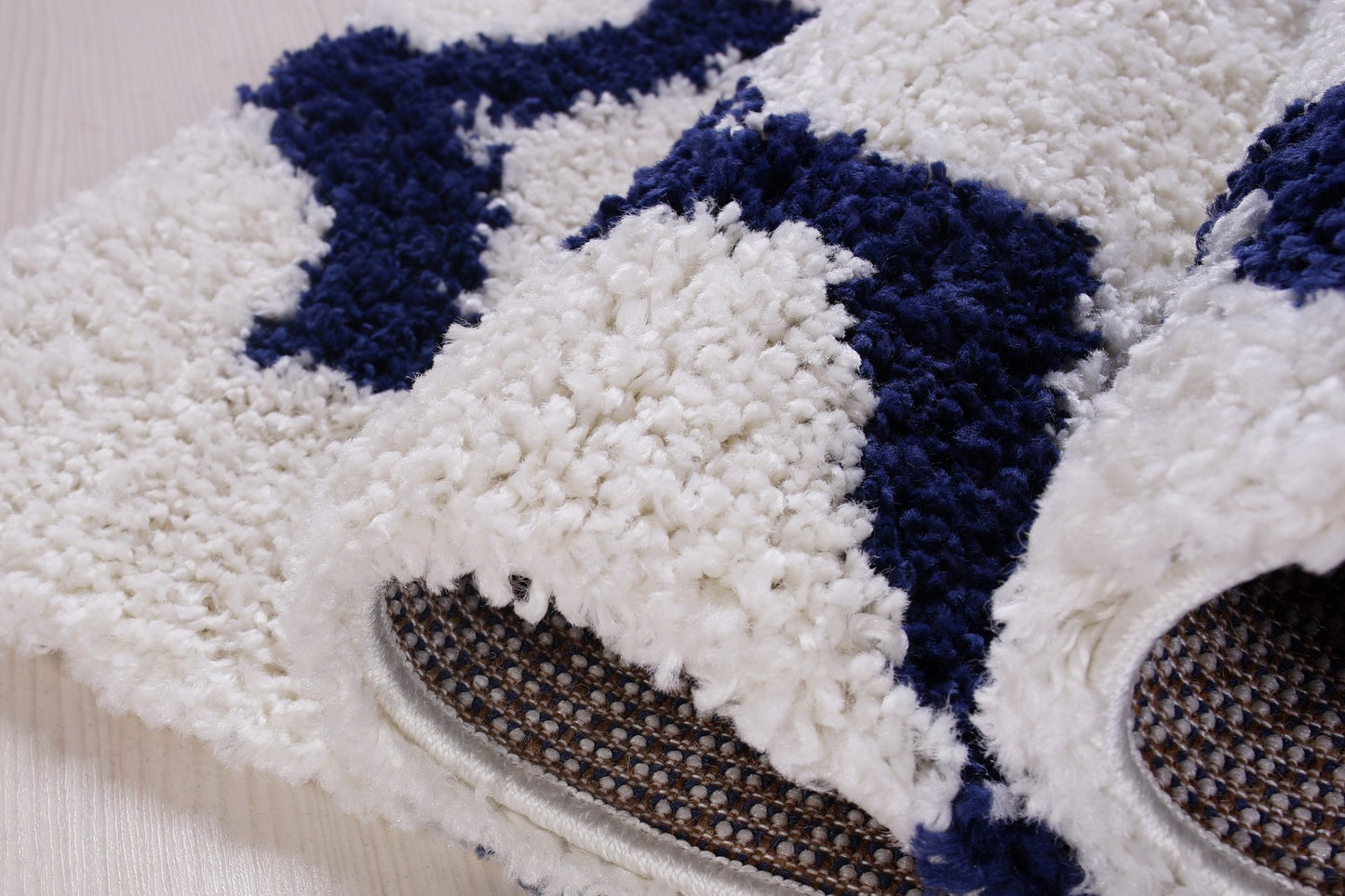 Grant Shaggy Abstract Polypropylene Small Mat Doormat Rug in Dark Blue White