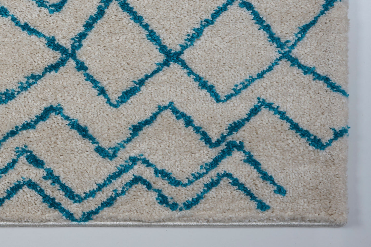 Shaggy Moroccan Ivory Turquoise Area Rug -