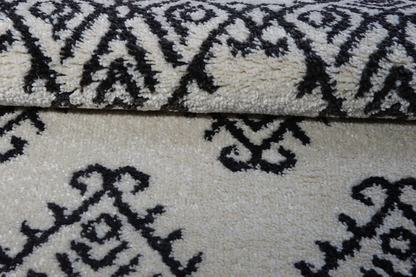 Oriental Motif Ivory Dark Gray Shaggy Area Rug -