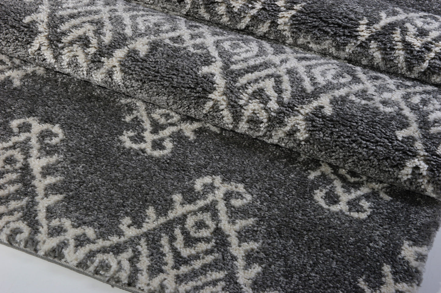 Oriental Motif Gray Ivory Shaggy Area Rug -