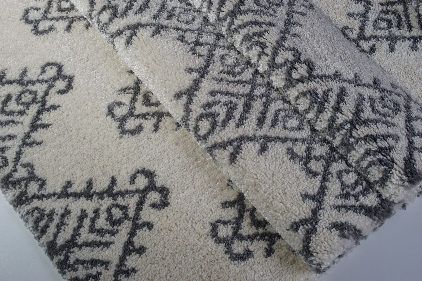 Oriental Motif Ivory Gray Shaggy Area Rug -