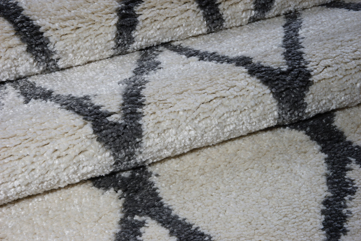 Toronto Trellis Ivory Gray Area Rug -