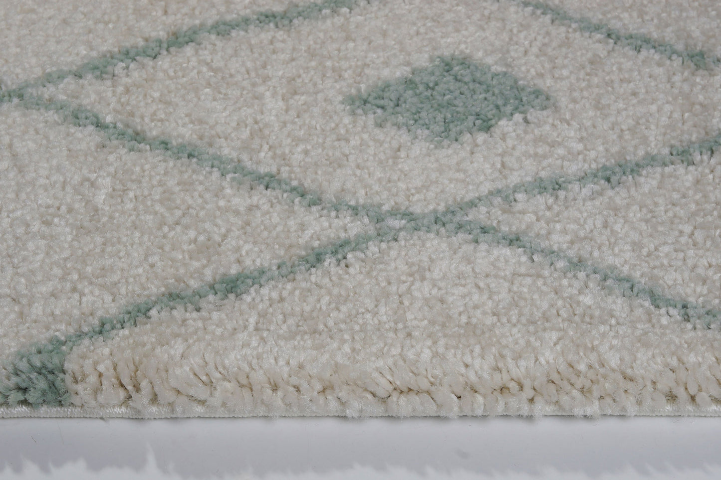 Victoria Trellis Ivory Aqua Green Shaggy Area Rug -
