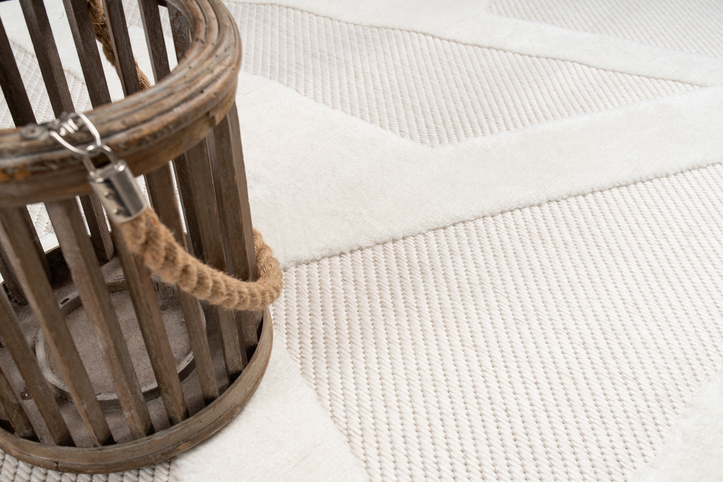 LaDole Rugs Geometric Modern Minimalist Contemporary Area Rug - Soft Carpet for Living Room, Bedroom, Office, Entrance, and Hallway - Cream and Beige