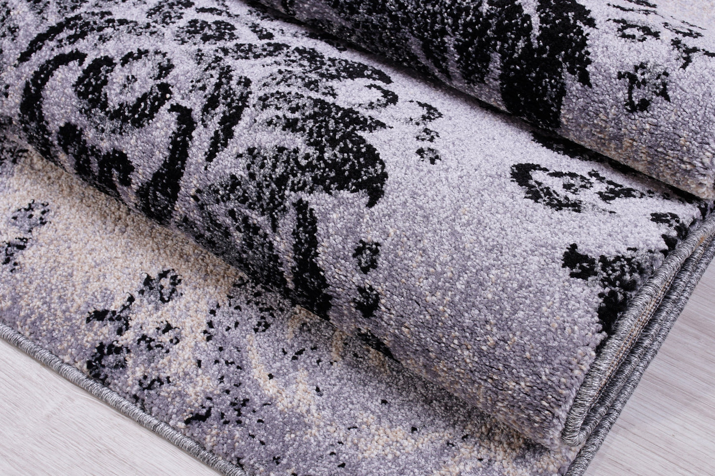 Everest Collection Milan Classic Damask Style Soft Beautiful RUG in Gray and Black