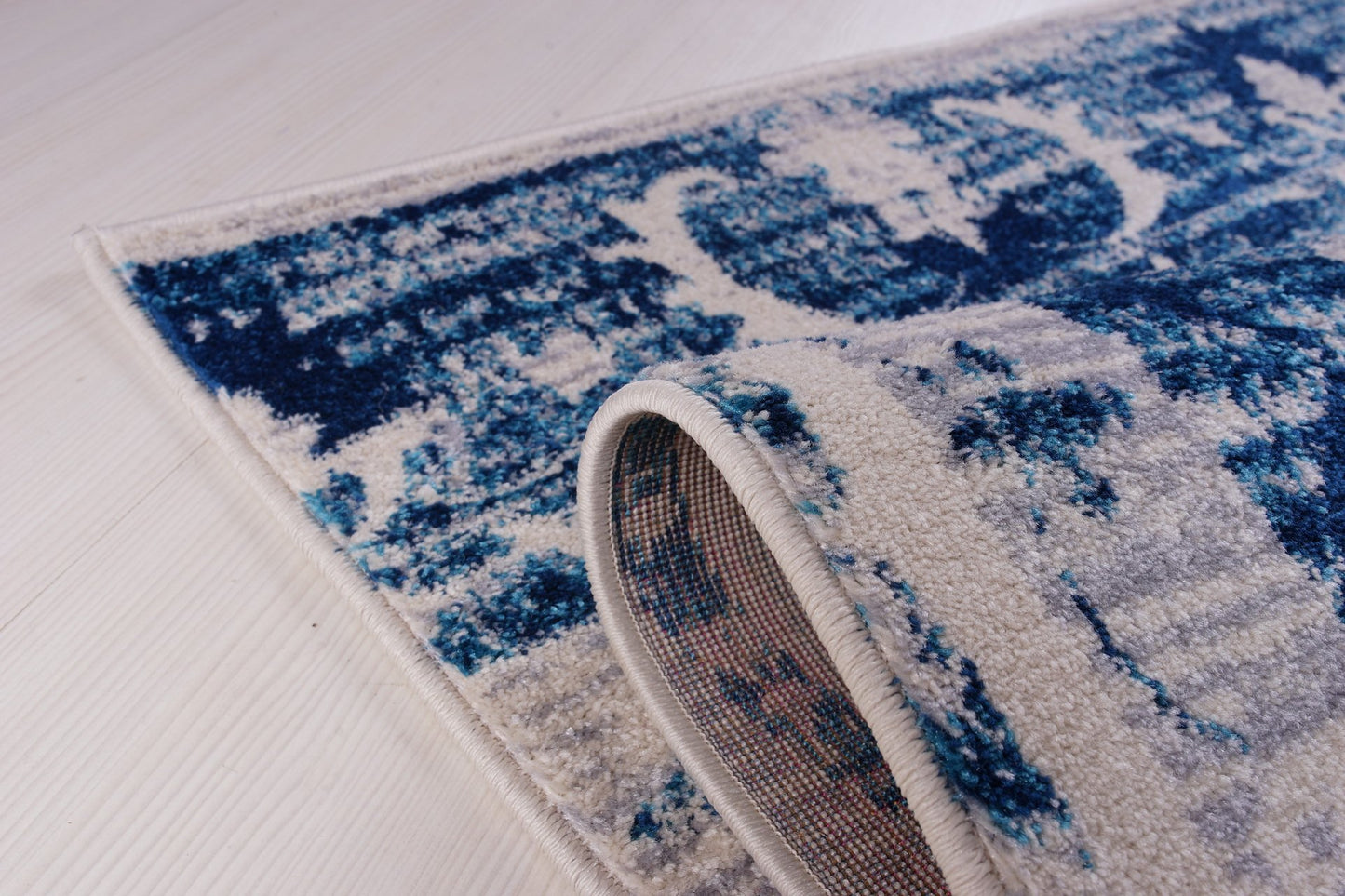 Kahina Traditional Botanical Style Sustainable Innovative Mat Carpet in Blue