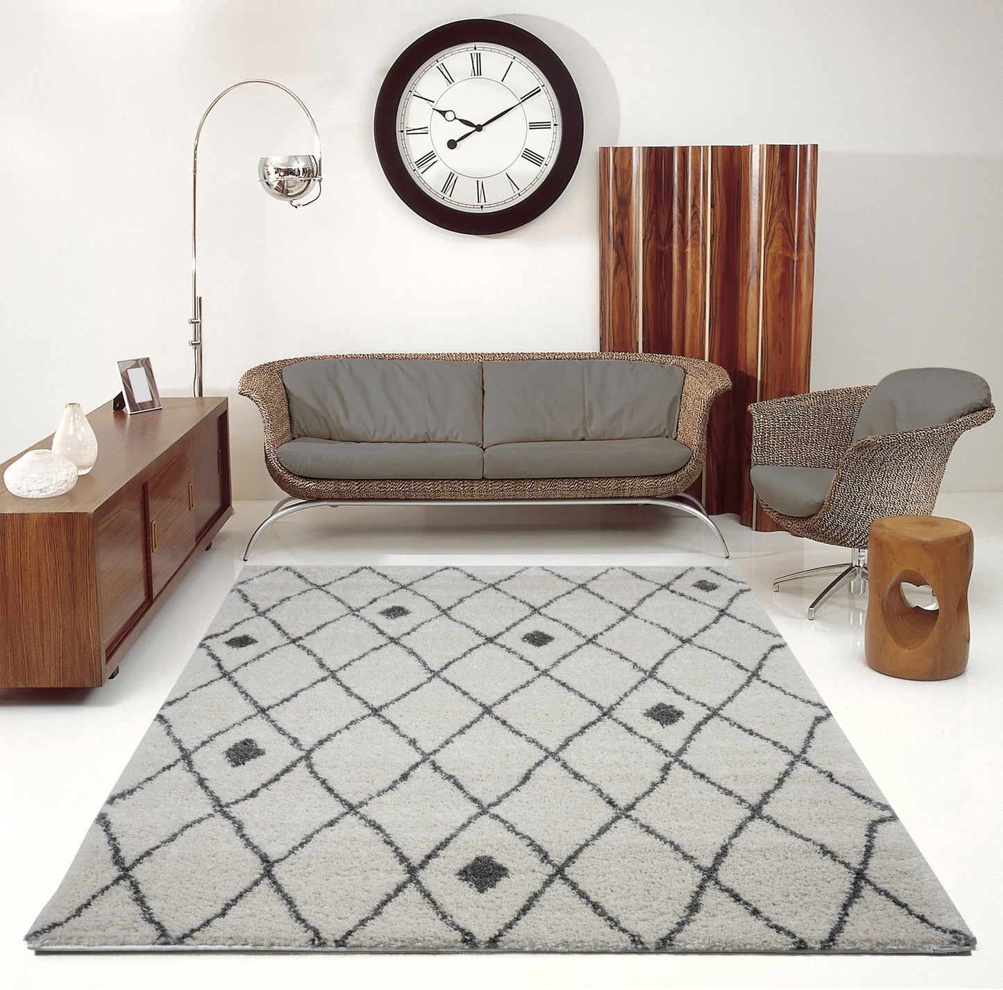 Victoria Trellis Ivory Grey Shaggy Area Rug